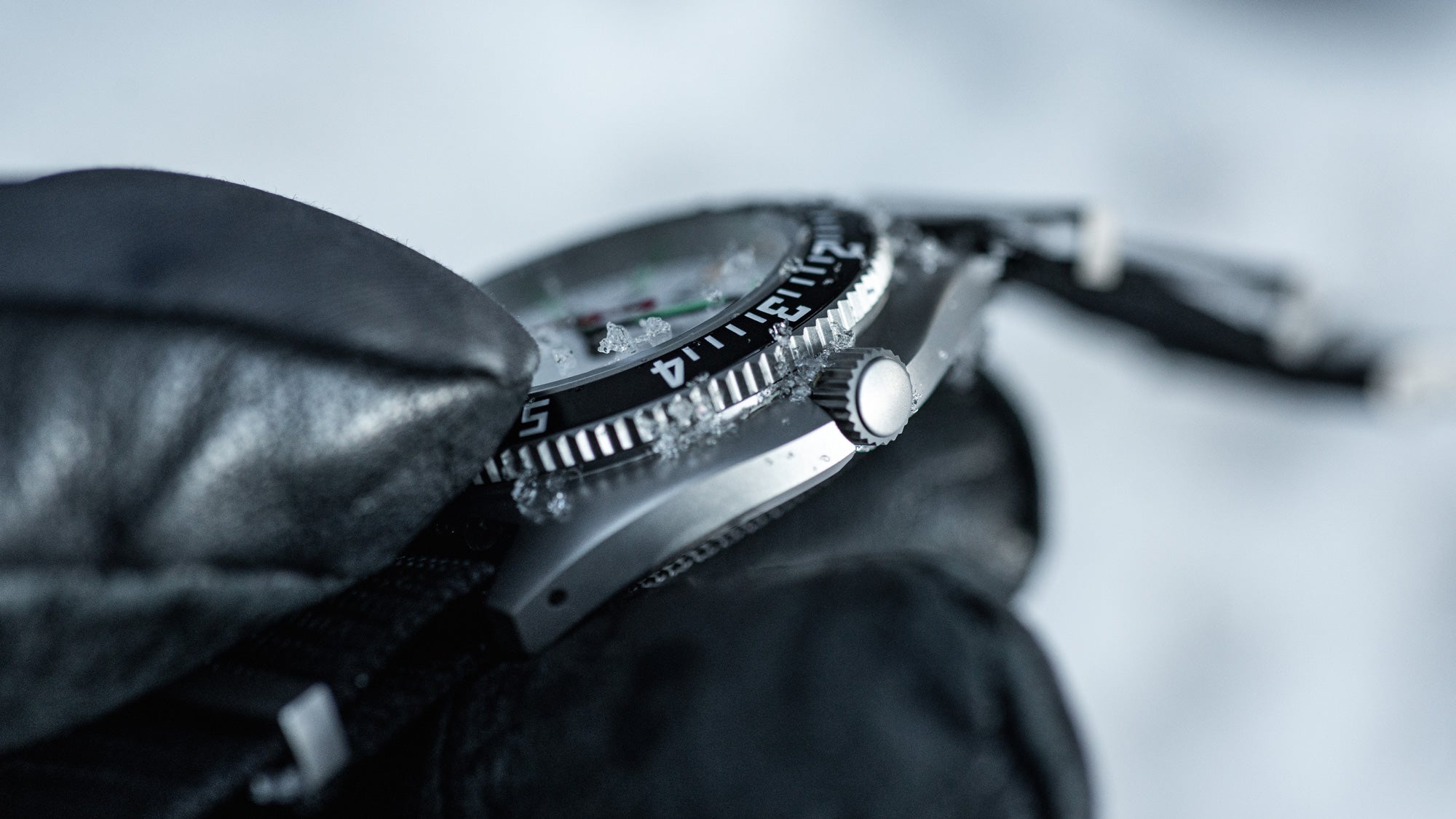 41mm Arctic Steel Navigator w/Date (SSNAV-D) on Black 3-Piece